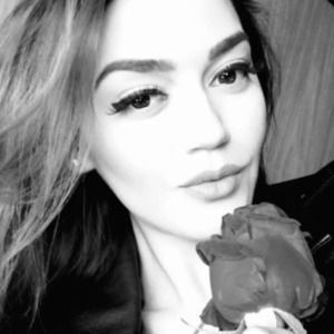 Meet your Posher, Caroline